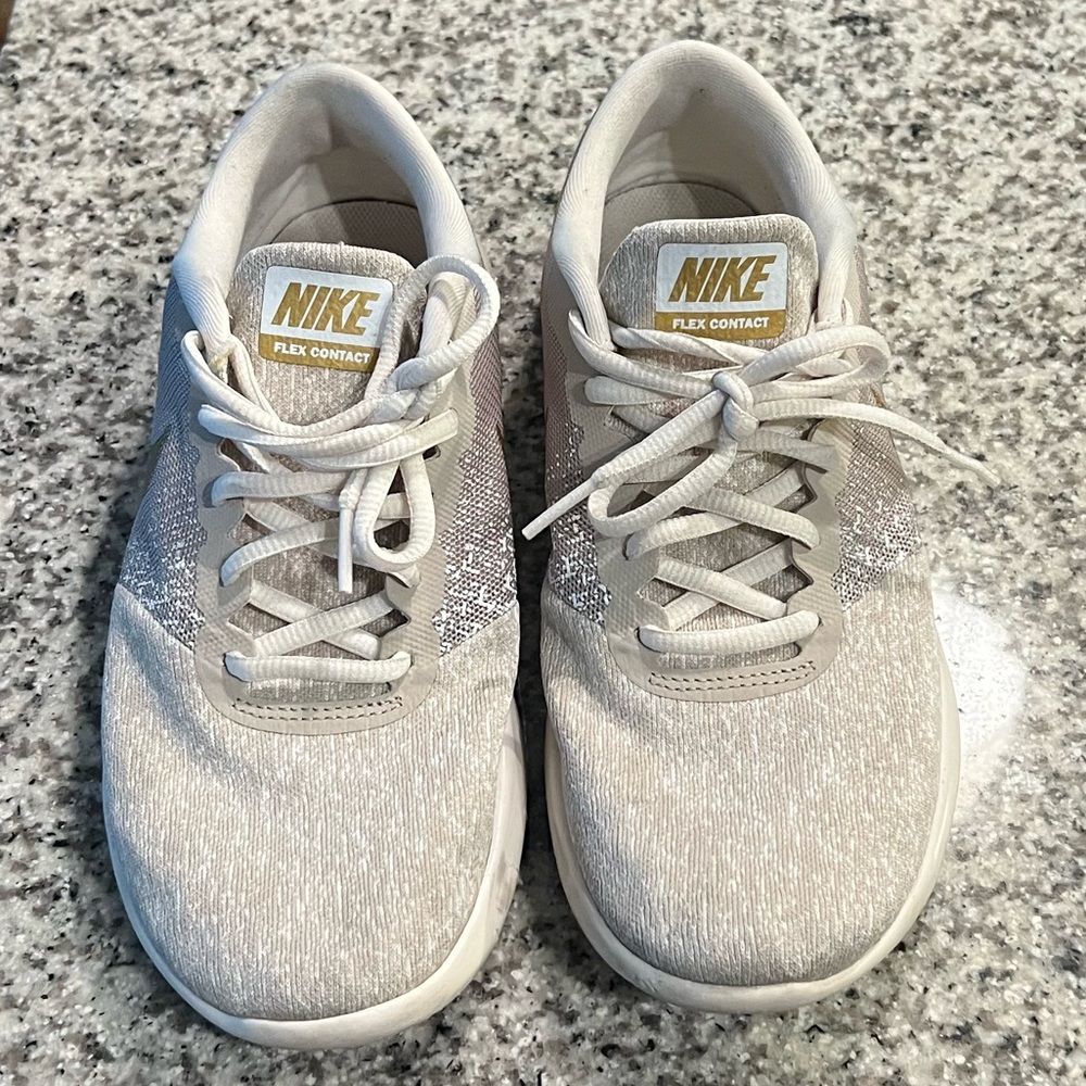Nike Sneaker